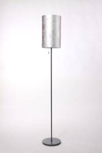 Stehlampe Metall grau mit Lampenschirm silber